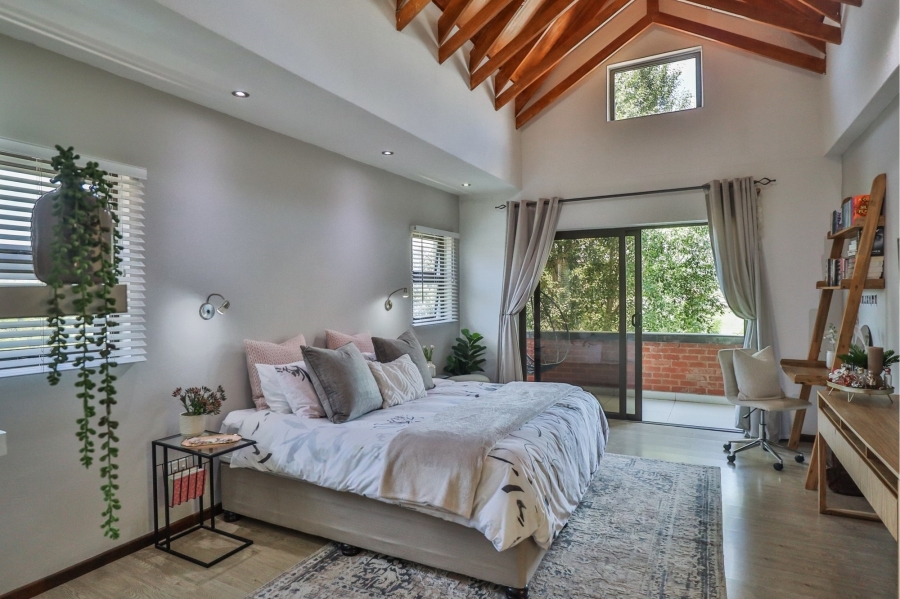 5 Bedroom Property for Sale in Xanadu Eco Park North West